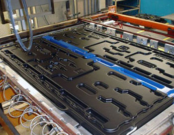 plastic pallet being thermoformed